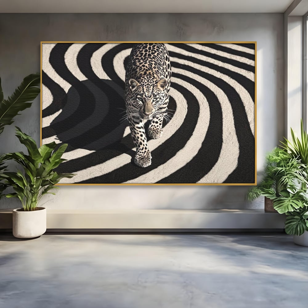 Tablou canvas cu tablou canvas cu leopard pe fundal spiralat alb-negru, in rama de aluminiu auriu
